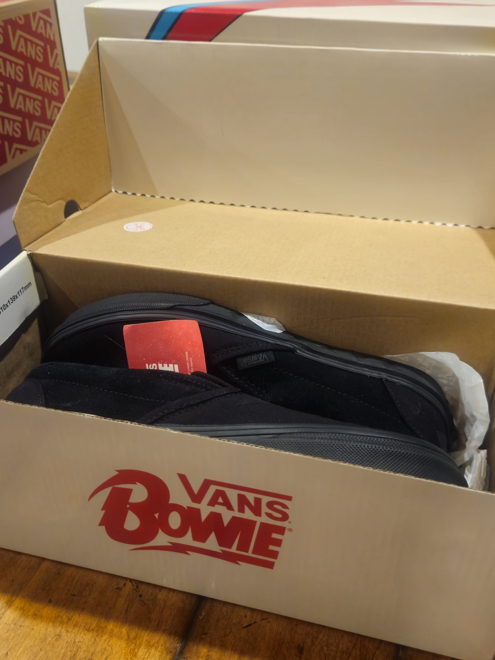 Vans x Bowie Black Slip-On Stars Skate Shoes - Picture 2 of 6